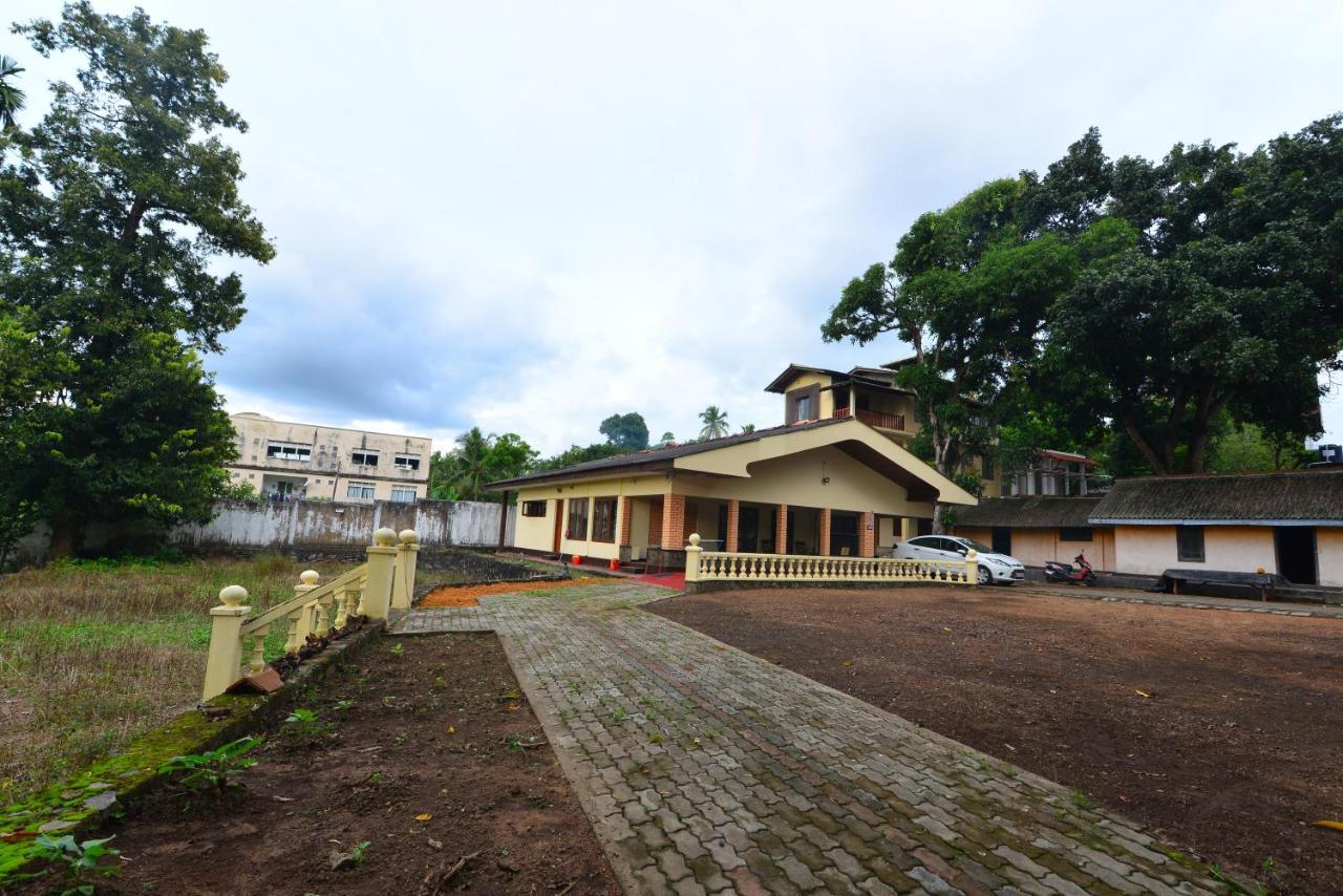 Blue Lotus Resorts Piliyandala-Colombo Exterior photo