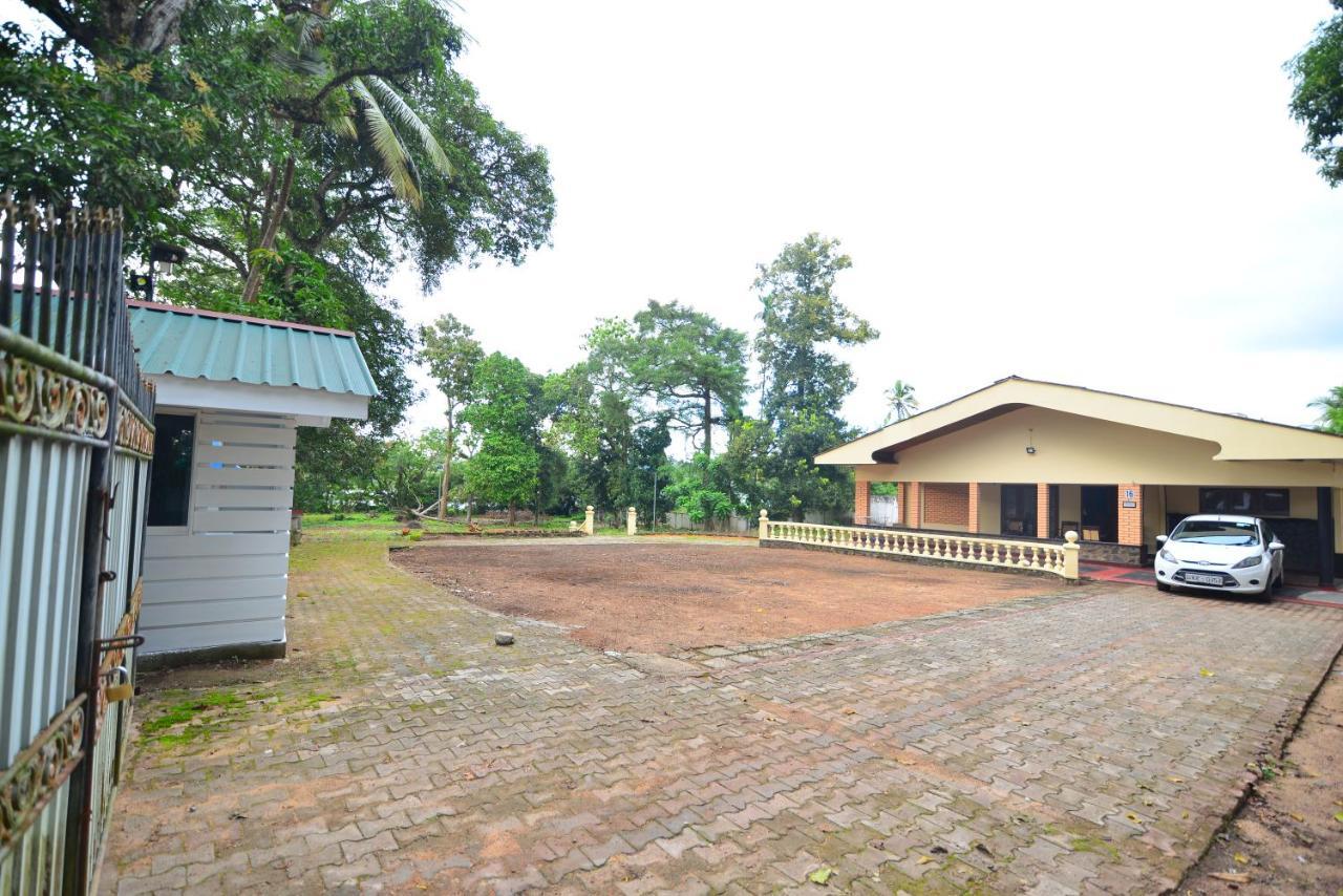 Blue Lotus Resorts Piliyandala-Colombo Exterior photo