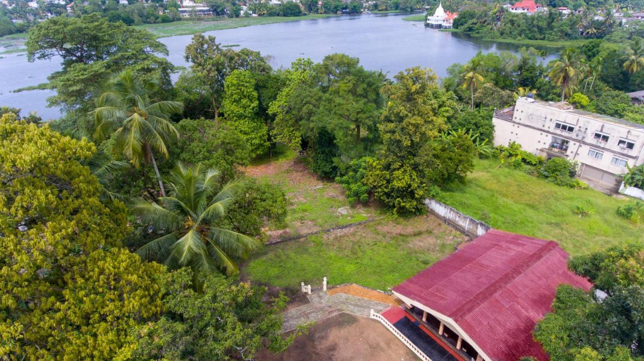 Blue Lotus Resorts Piliyandala-Colombo Exterior photo